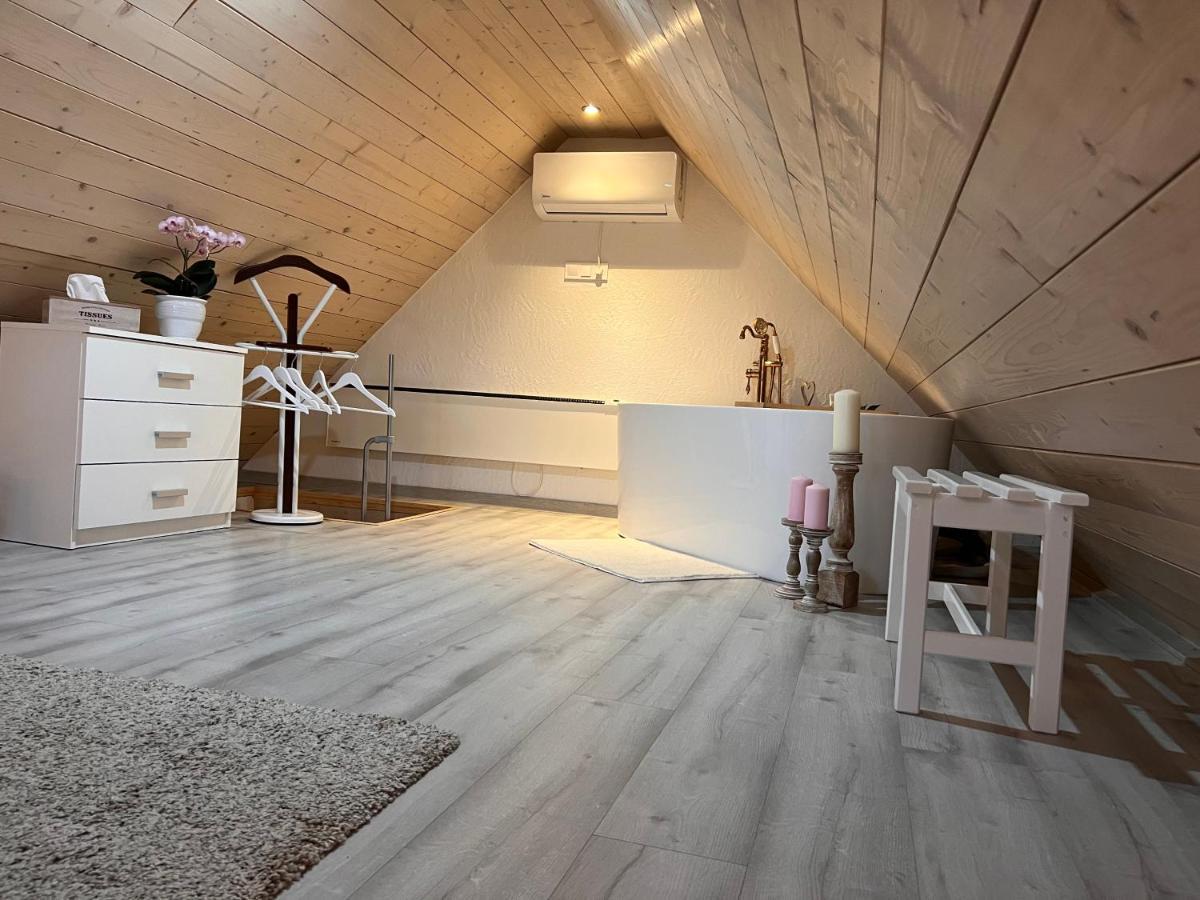 Pres-lak Apartment Tarjan