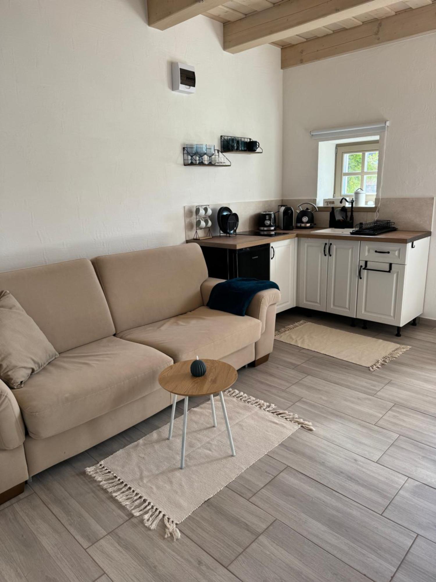 Pres-lak Apartment Tarjan